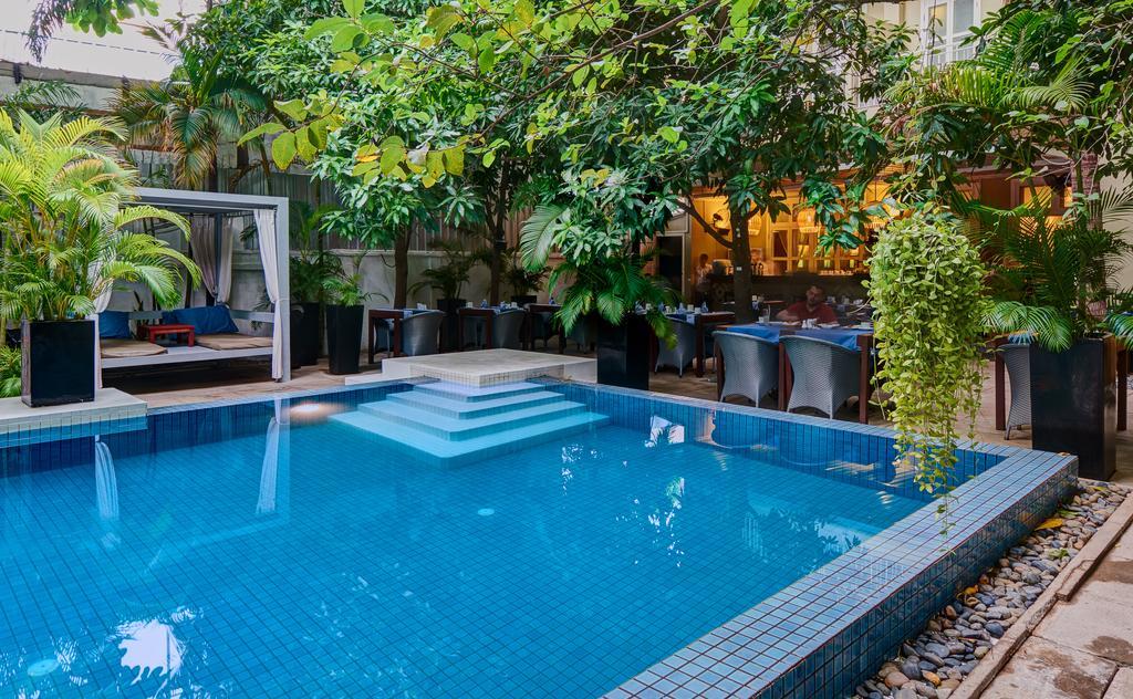 Blue Lime Phnom Penh Hotel Buitenkant foto
