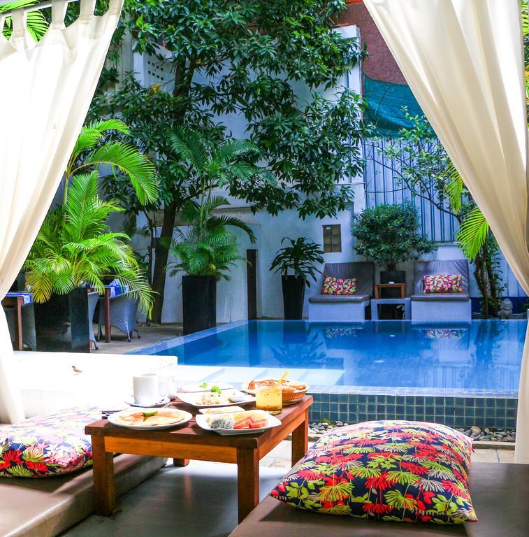 Blue Lime Phnom Penh Hotel Buitenkant foto