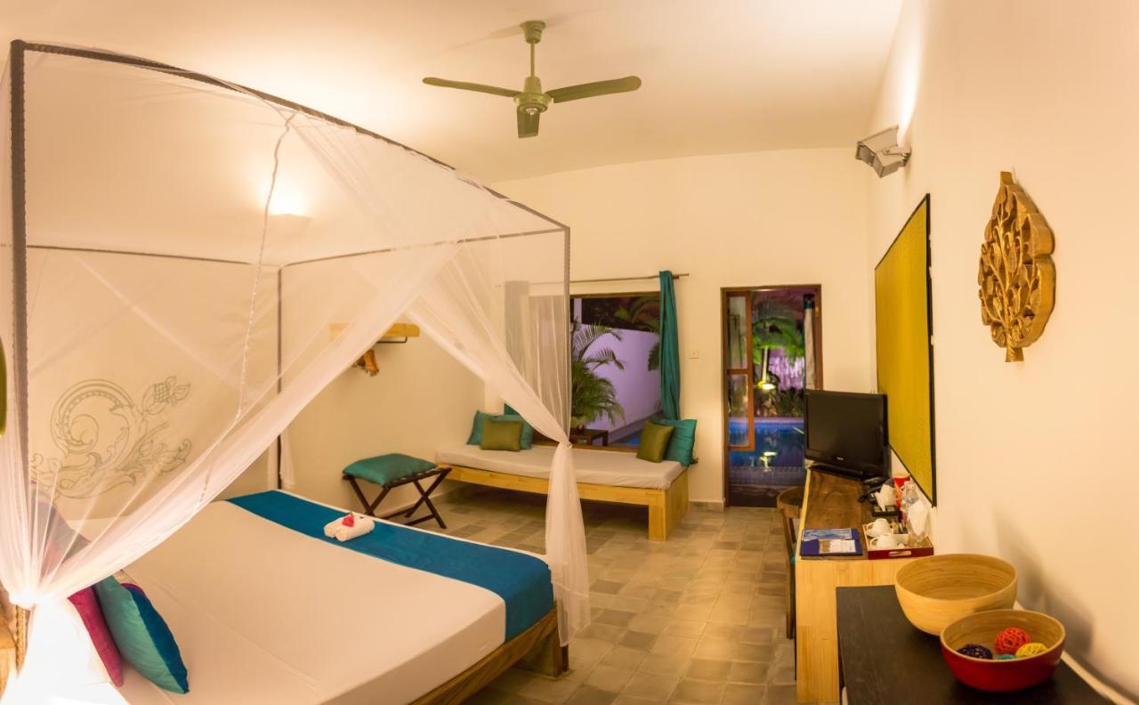 Blue Lime Phnom Penh Hotel Buitenkant foto